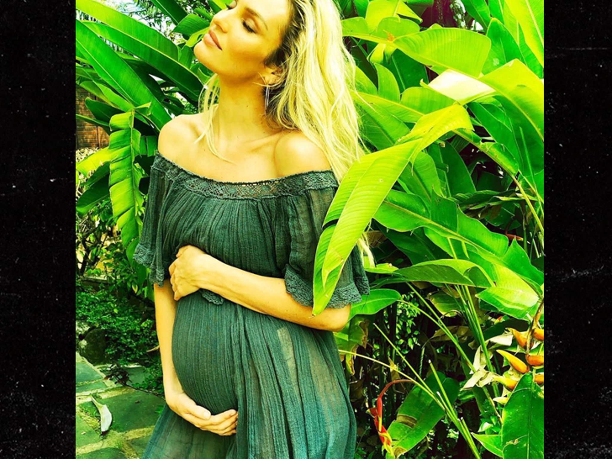 Candice Swanepoel Pregnant with Second Child, 'Christmas Came Early