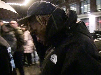 112518_travis_scott_primary