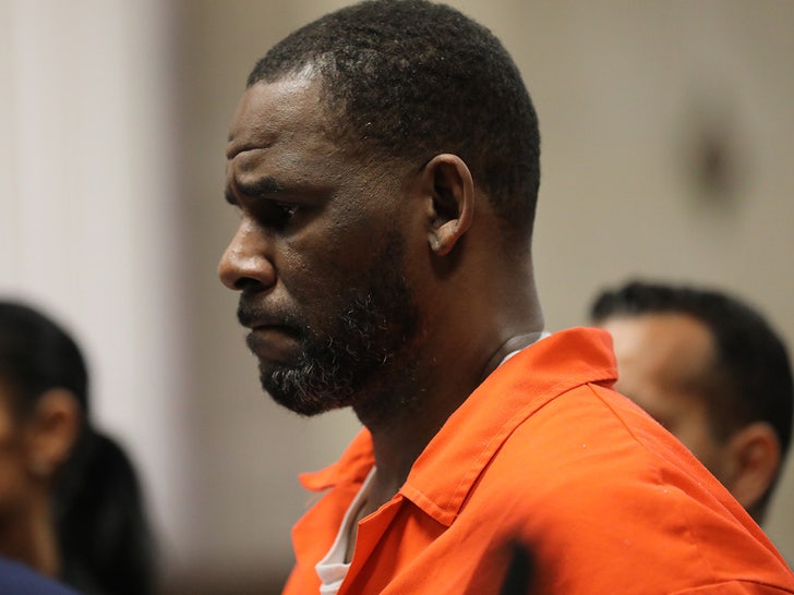 Opening Statements in R. Kelly Chicago Case Include Allegations of Sex with Kids.jpg