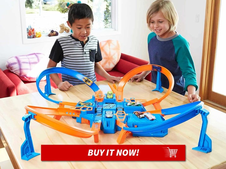 Hot-Wheels-Criss-Cross-Crash-Toy-Car-Track-Set-MAIN