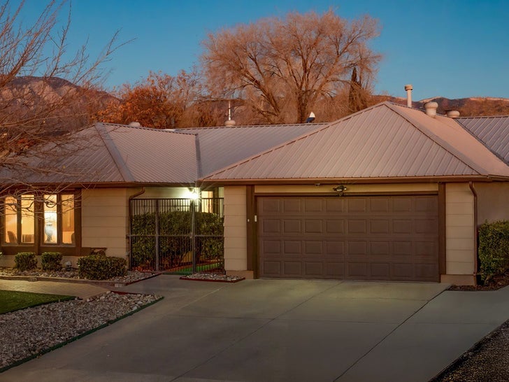 'Breaking Bad' House Photos