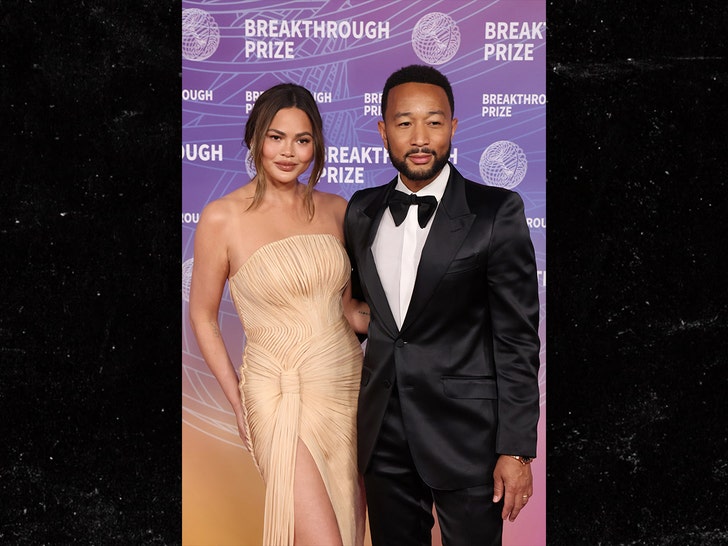 Chrissy-Teigen-and-John-Legend-sub-getty-1