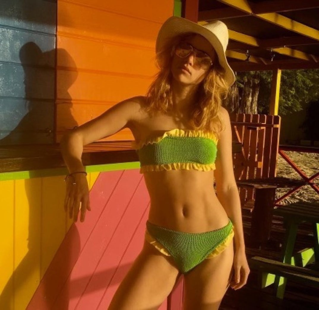 0116_suki_waterhouse_instagram_03