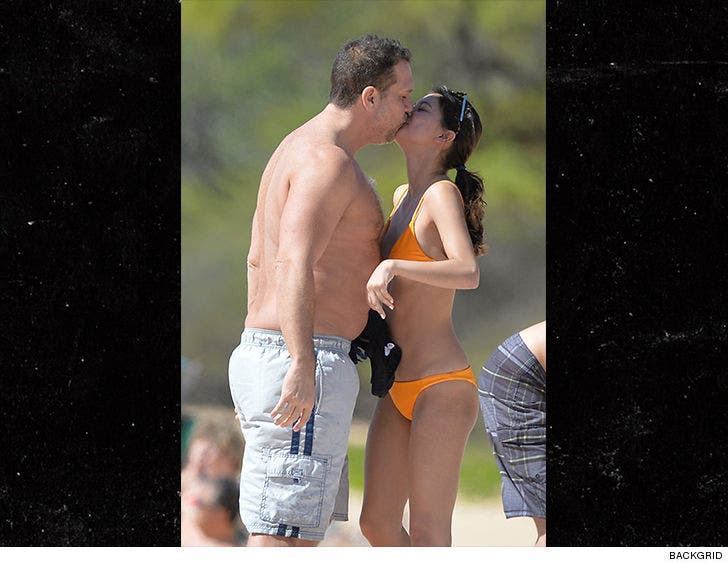 Dane Cook. is still gettin' it ... canoodling with his hot, 19-year-ol...