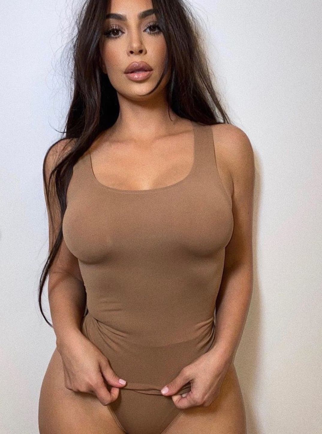 kim-kardashian-2020-hot-shots-photos20