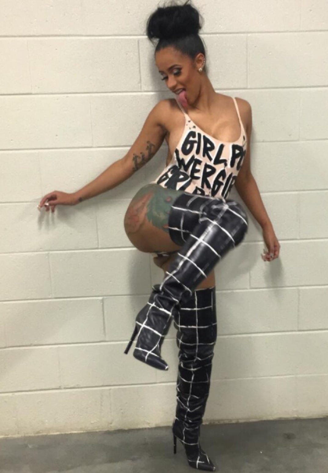 cardi-b-bootyful-hot-bday-photos24