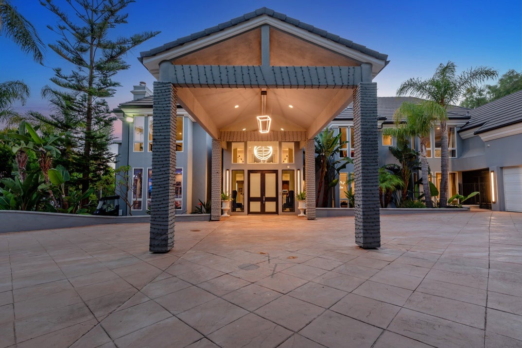 Russell Peters Malibu Home 0000