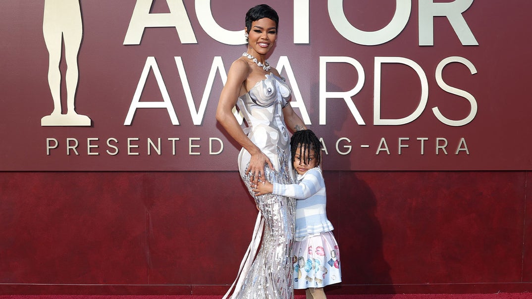 0301-Teyana-Taylor-Rue-Rose-Shumpert-32nd-Annual-Actor-Awards-PRIMARY