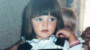 1016-Miranda-Kerr-Cute-Kids-hero