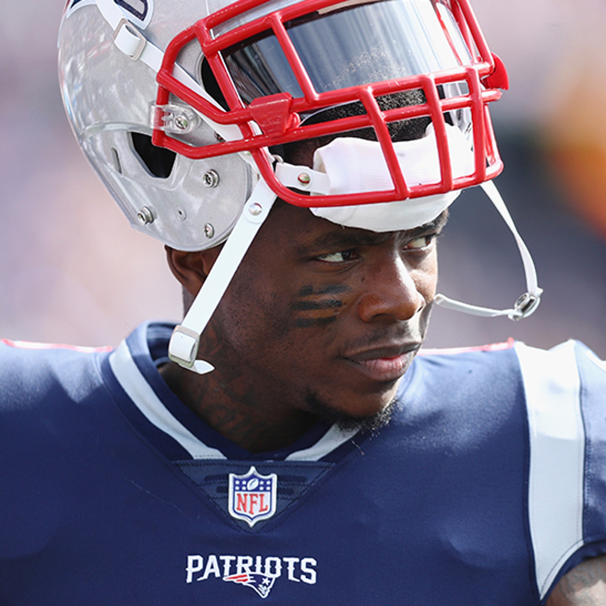 New England Patriots: Team standing behind Josh Gordon