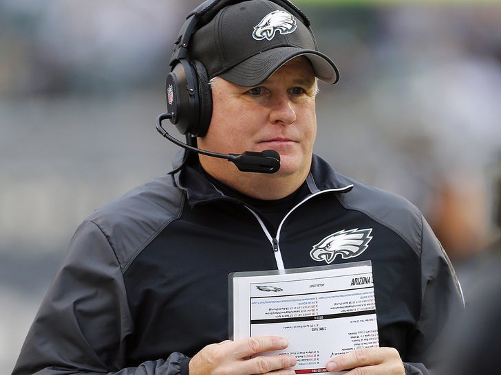 Chip Kelly Coaching The Eagles