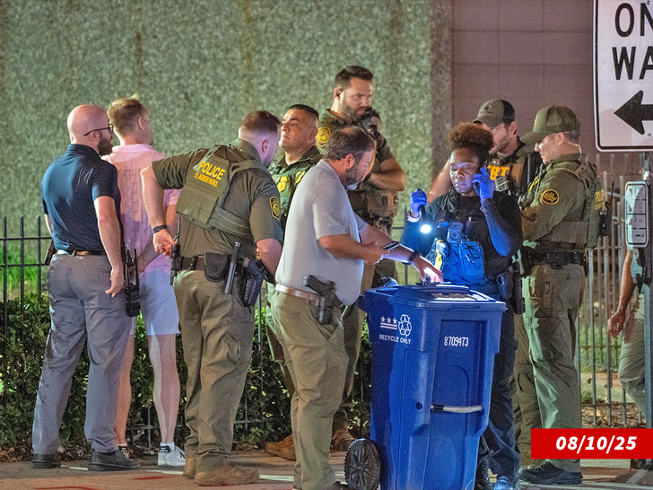 guy gets arrested for throwing sandwich at federal agents getty 1