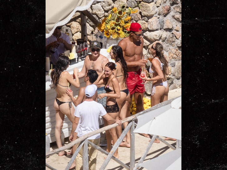 sub-Blake-Griffin-and-Francesca-Aiello-backgrid-1