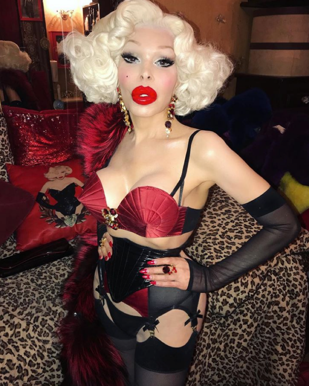 Amanda Lepore кукла.