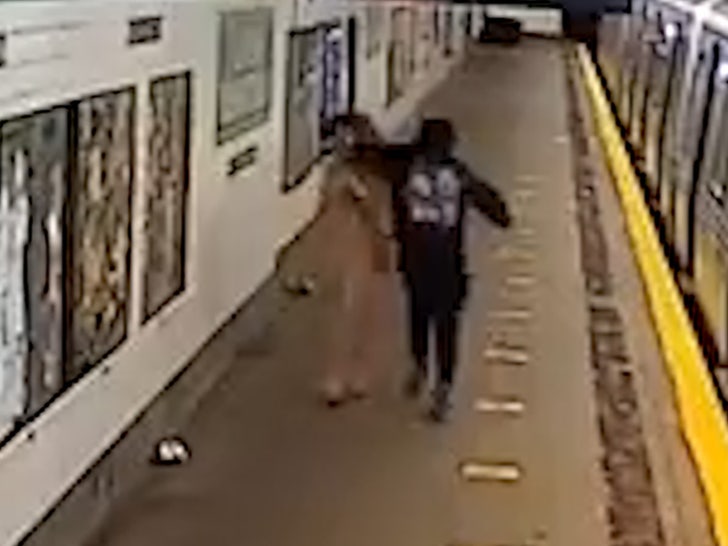 Shocking video shows vagrant being choked to death on NYC subway