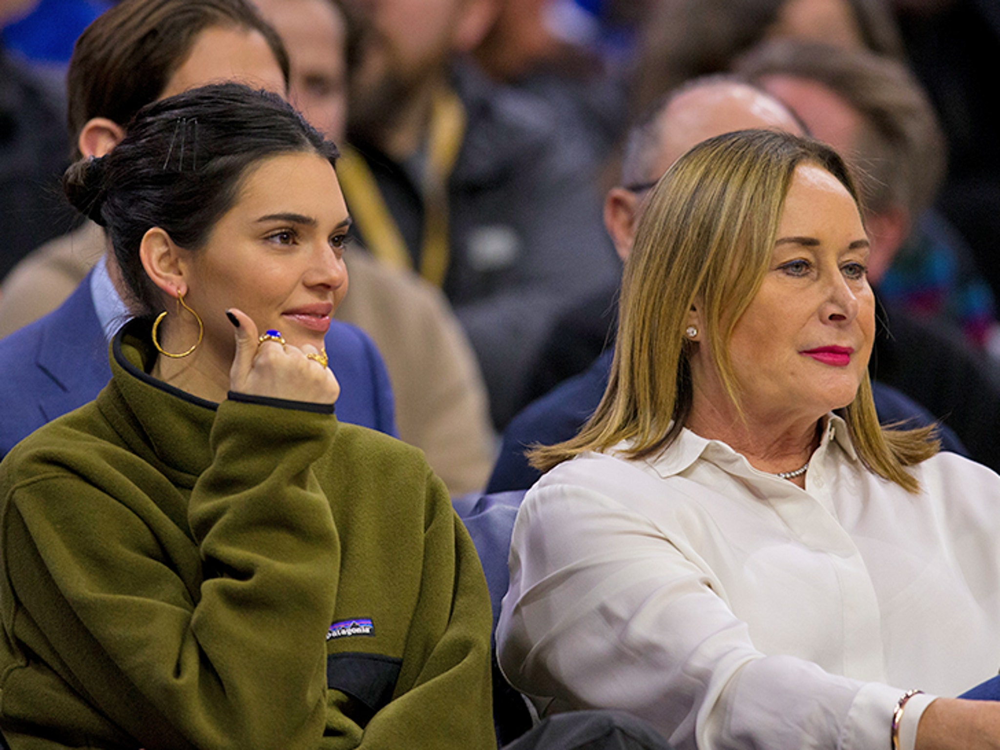 Kendall Jenner Sits With Ben Simmons Mom At 76ers Game