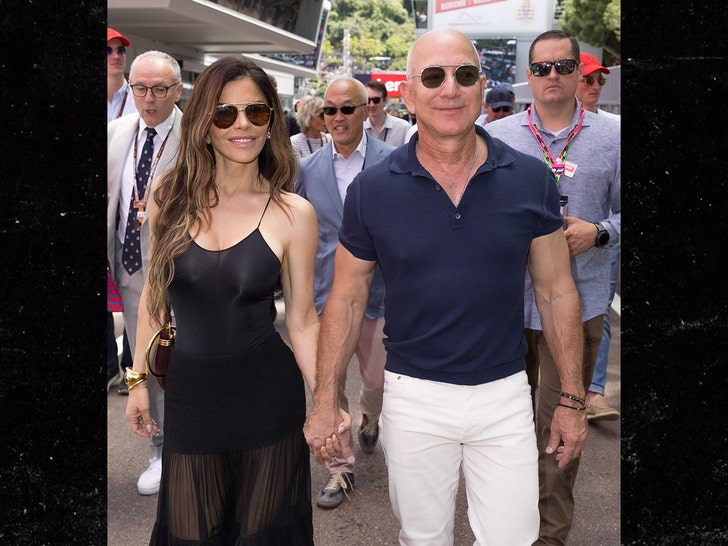 Jeff-Bezos-and-Lauren-Sanchez-1Jeff-Bezos-and-Lauren-Sanchez-getty-1