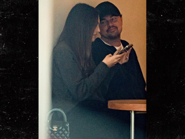 leonardo dicaprio vittoria ceretti backgrid 2