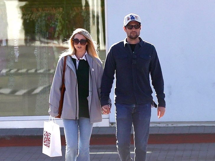 Jake Reiner Goes Shopping With Maria Gilfillan