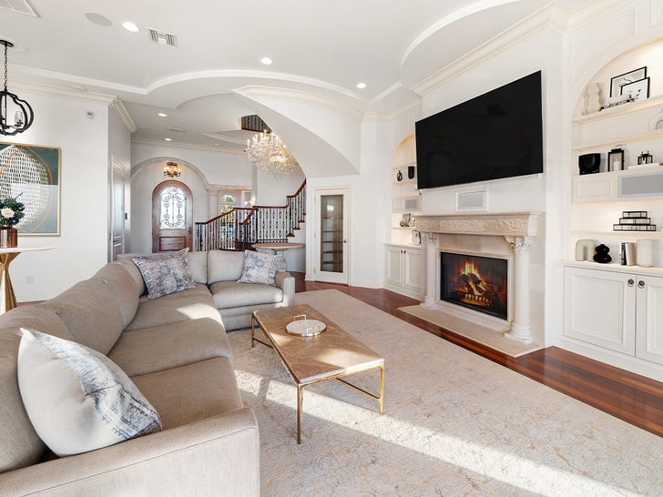 0129-hulk-hogan-casa-SUB-4