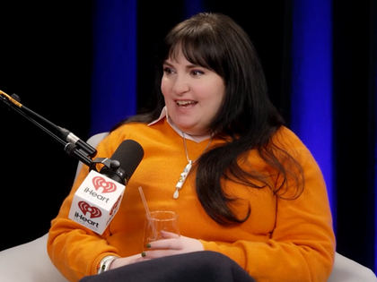 041626 lena dunham primary