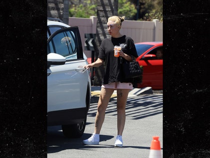Amanda Bynes out in LA the image direct 1