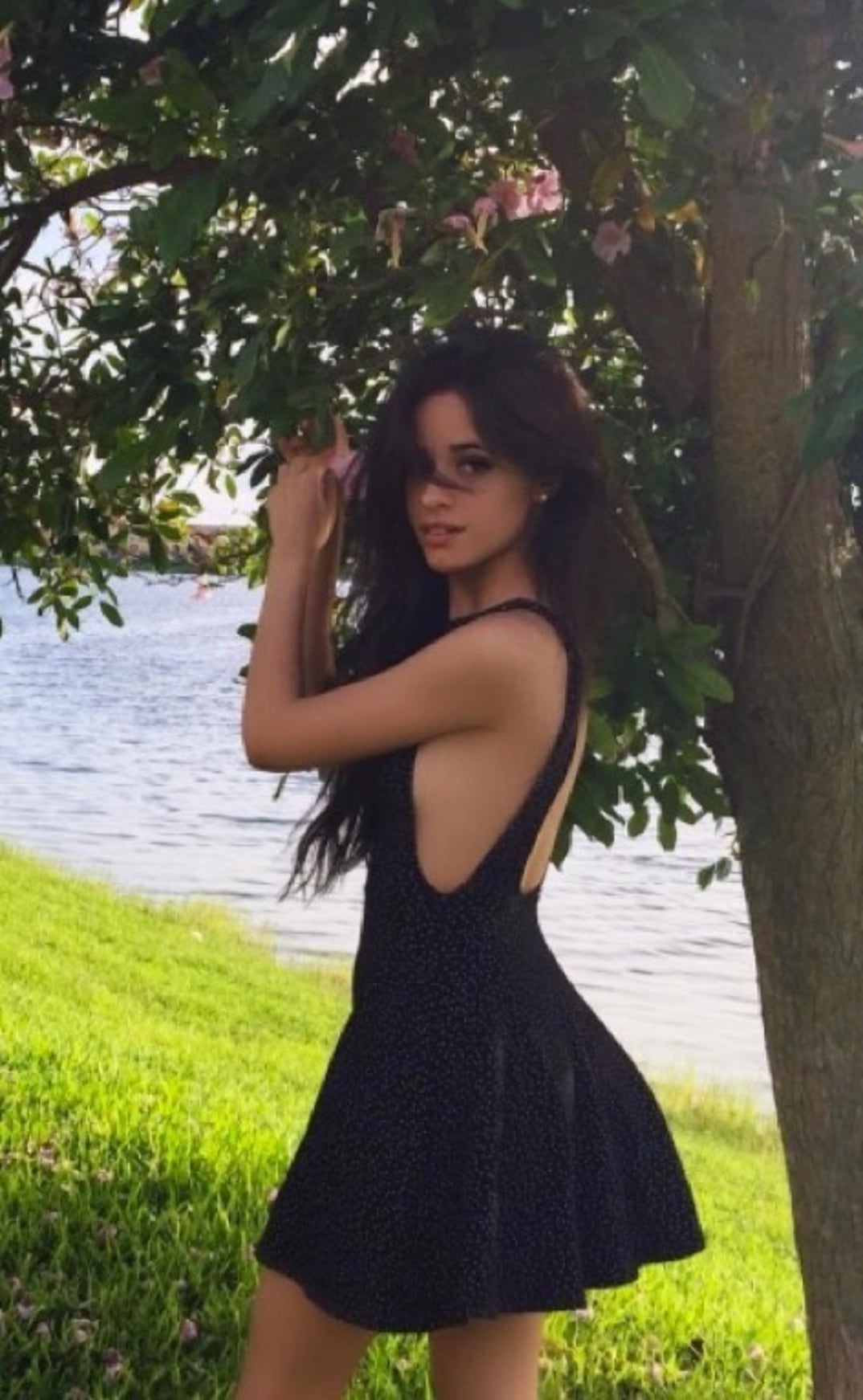 1219_Camila_Cabello_sexy_instagram05
