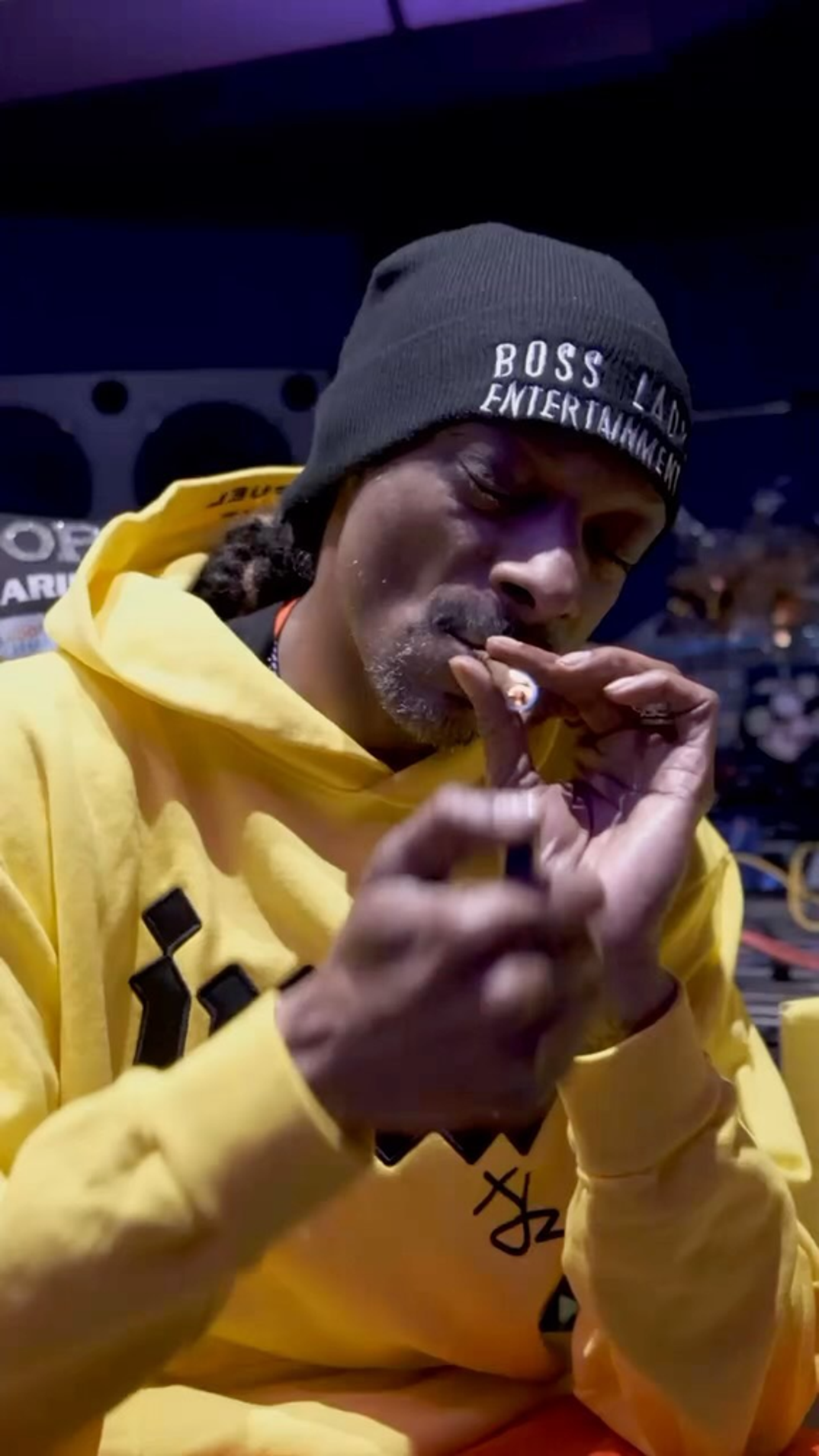 0419 Snoop Dog Smoking Shots 5