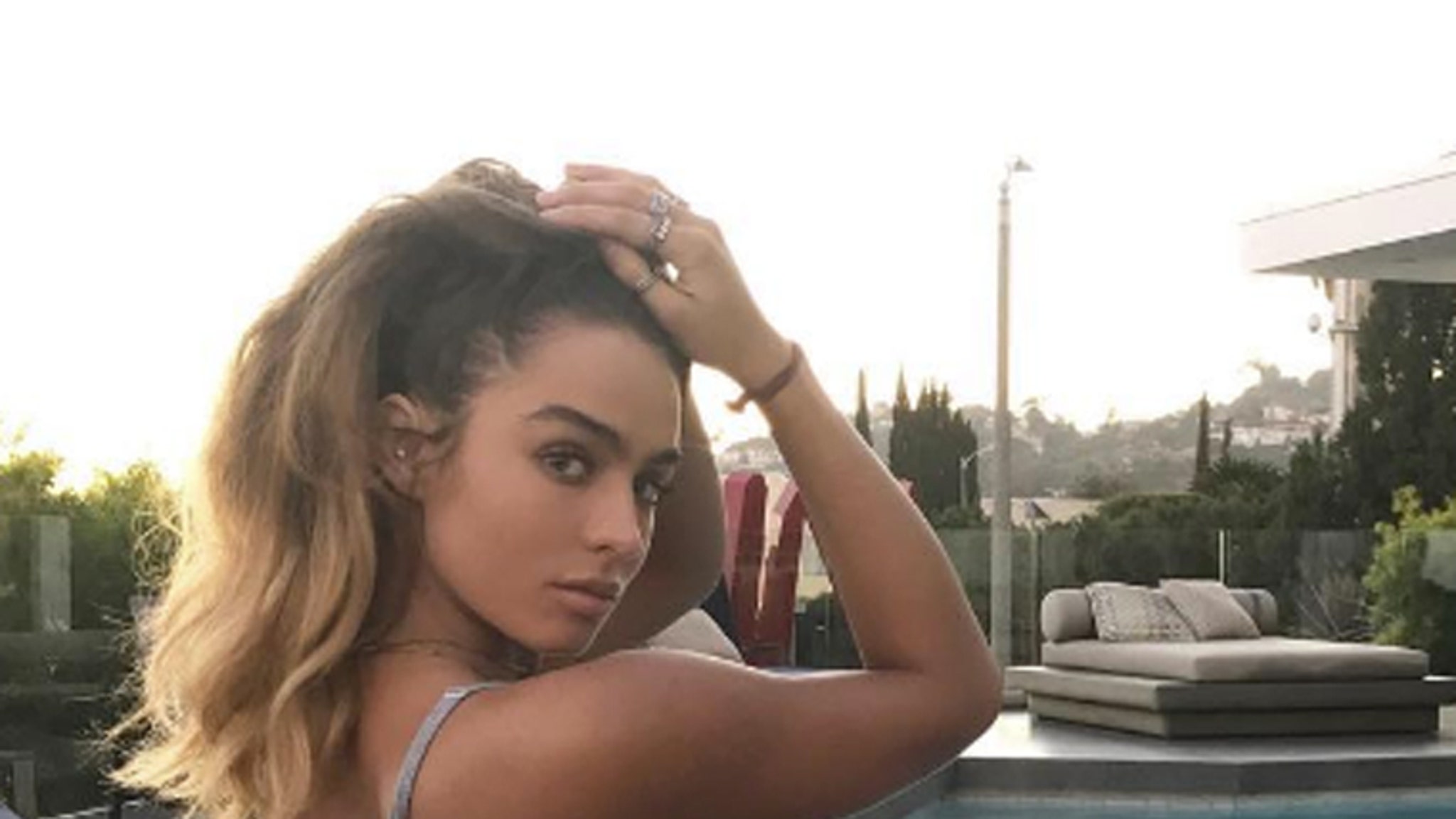 Booty Ful Shots Of Sommer Ray.