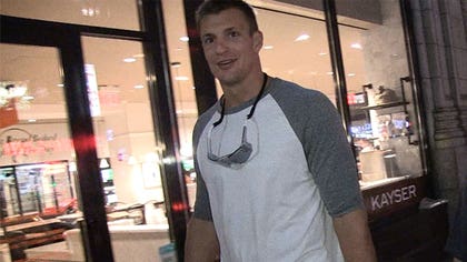 091019_rob_gronkowski_kal_v3