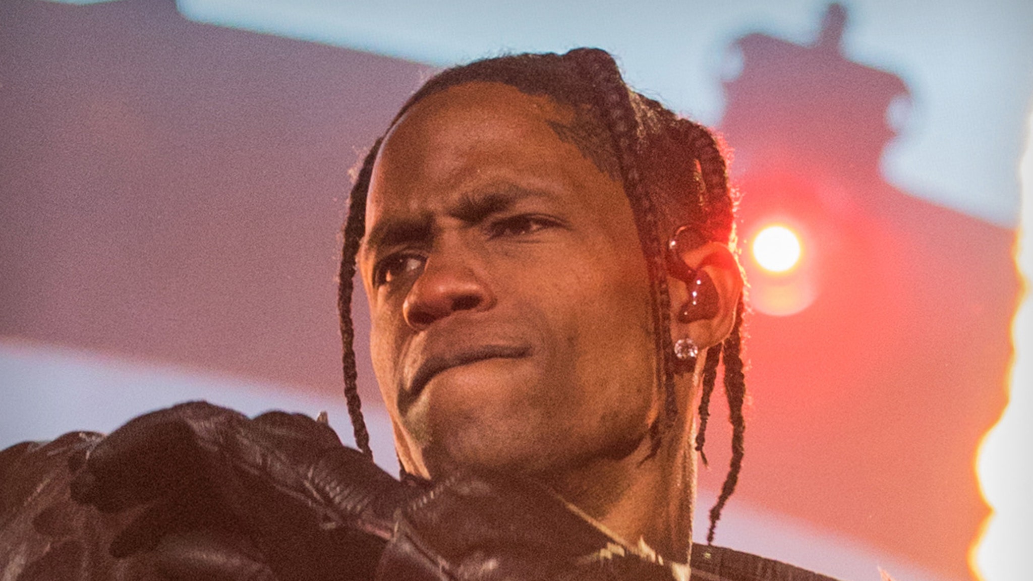 Travis Scott enfrenta una demanda de $ 750 millones en Astroworld de más de 125 participantes