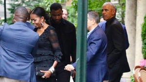 0527-Barack-Michelle-Obama-Seen-Together-NYC-Hotel-PRIMARY