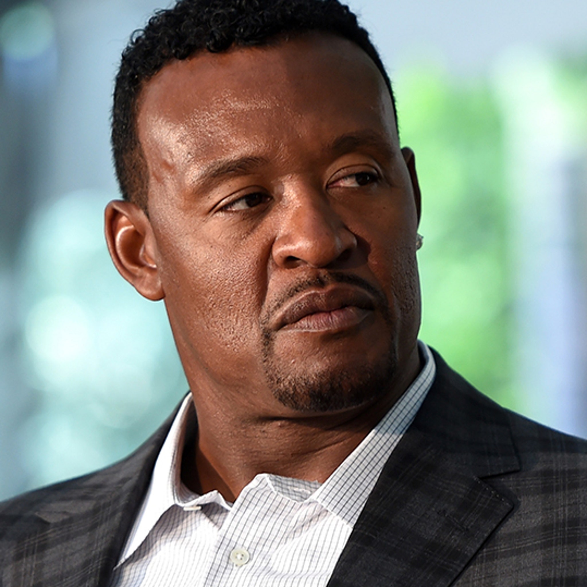 TMZ: Patriots HoFer Willie McGinest Sued for Allegedly Punching Man in Gym  in 2021, News, Scores, Highlights, Stats, and Rumors