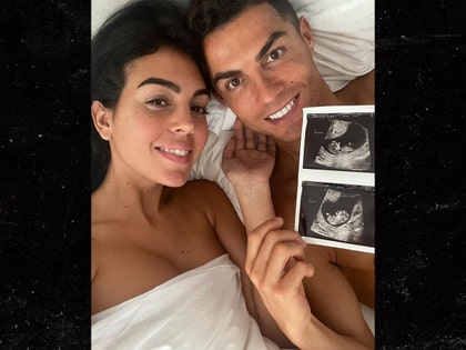 Cristiano Ronaldo's Girlfriend Georgina Rodriguez Flexes Feet in