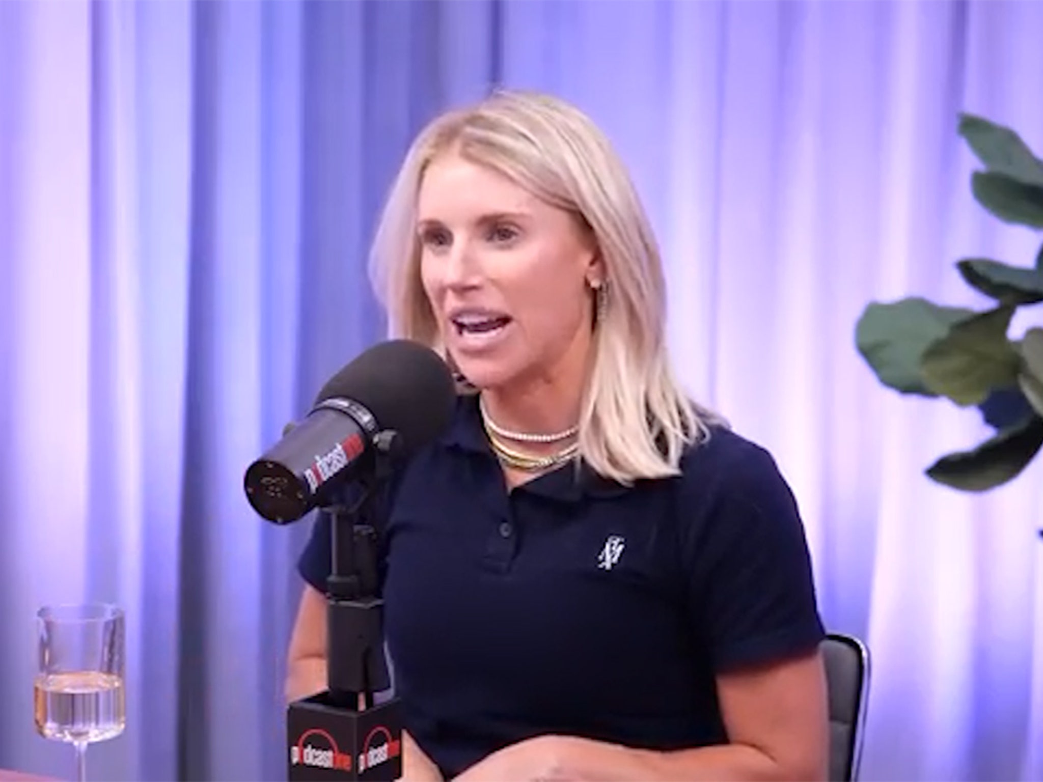 Matthew Stafford's Wife Apologizes To Backup QB's Family After Viral Dating  Story