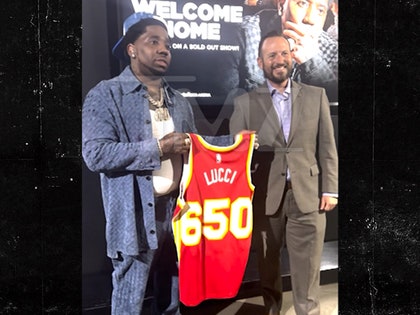 YFN Lucci with Atlanta Hawks custom jersey
