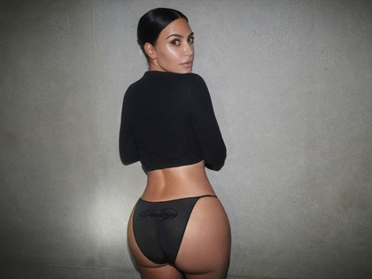 kim kardashina hot shots insta 1