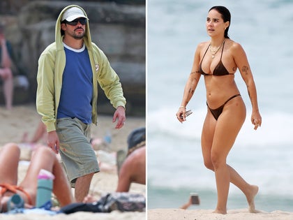 0225-Bad-Bunny-Gabriela-Berlingeri-Australia-Beach-PRIMARY