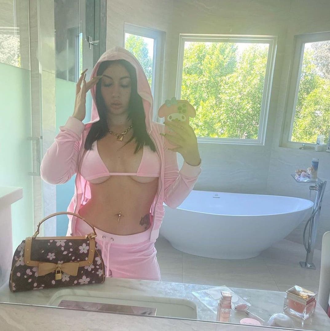 0715 Kali Uchis Hot Shots 6