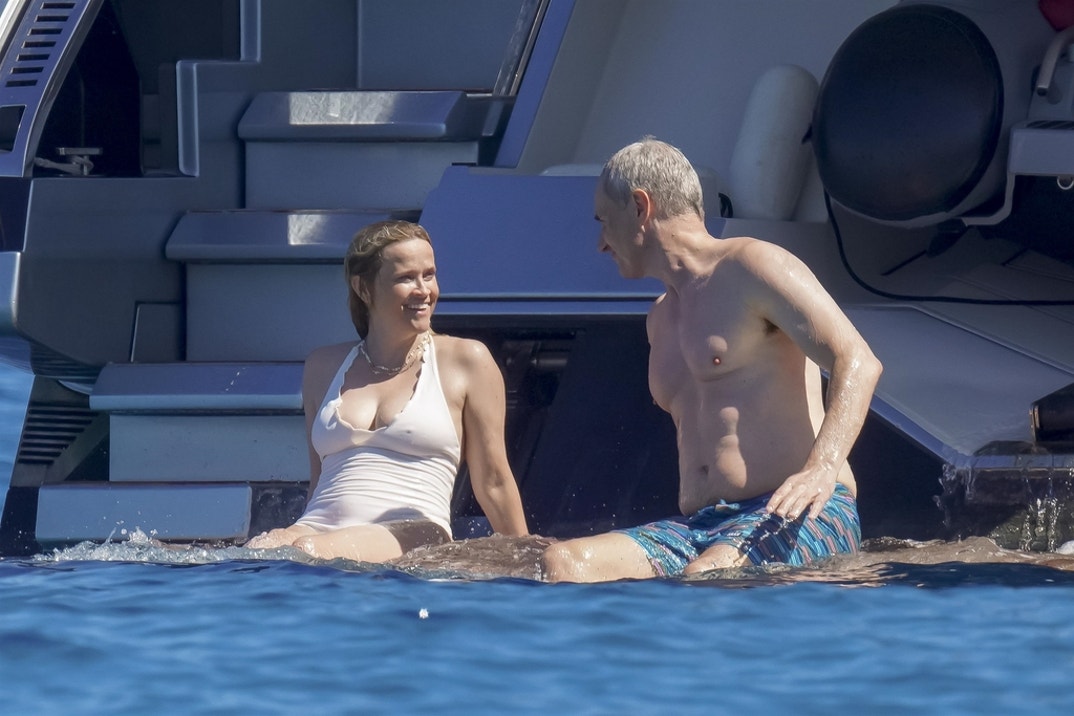 Reese Witherspoon Smooches Boyfriend Oliver Haarmann On Yacht