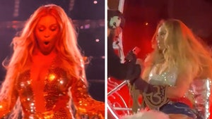 050325-beyonce-stage-error-primary