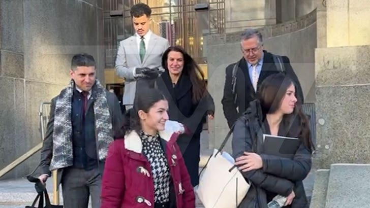 120525_luigi_lawyers_exit_kal