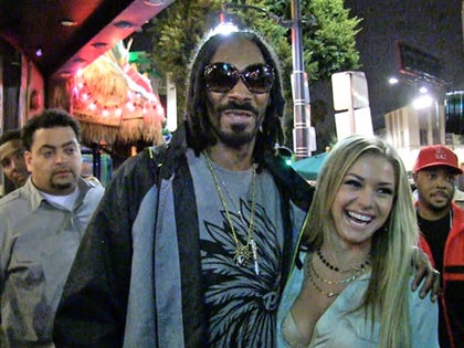 112213_snoop_dogg_primary_v2