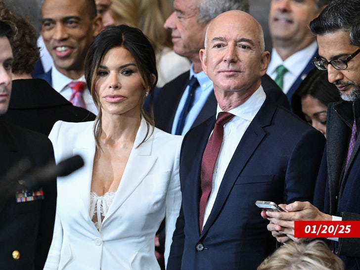 lauren sanchez jeff bezos sub getty swipe