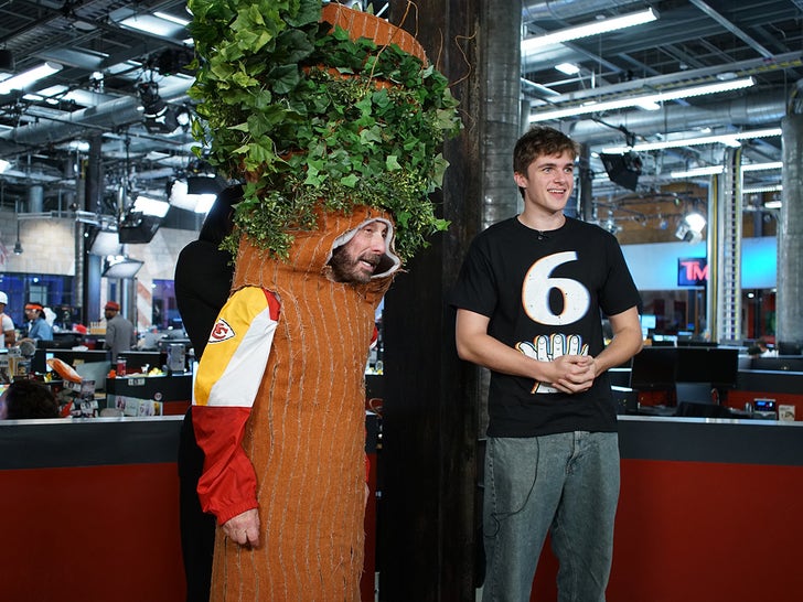 1031-TMZ-Staff-Halloween-Costumes-2025-Sub2