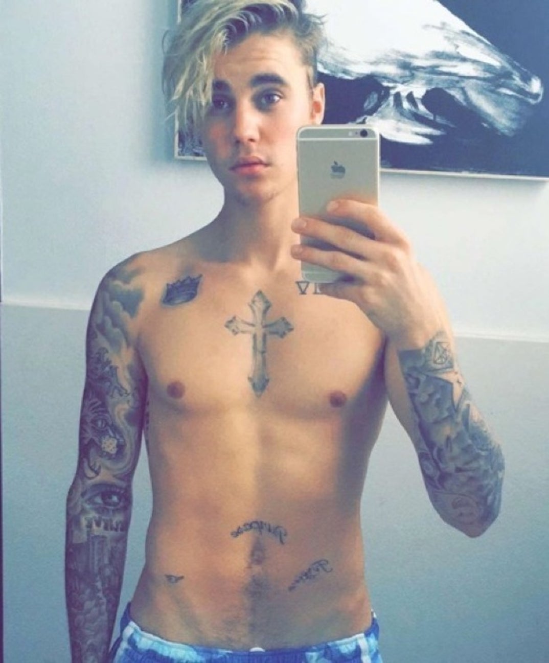 0229_justin_bieber_shirtless05