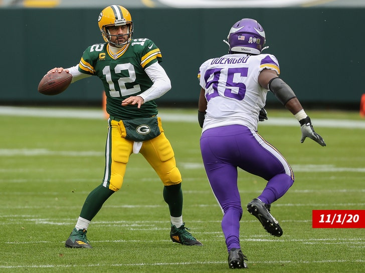 Aaron Rodgers tells Bill Maher that California is going to sh*t