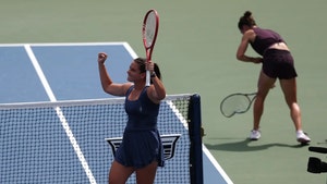 Emma Navarro of the U.S. celebrates after winning her first round match against France’s Lois Boisson at the U.S. Open in Flushing Meadows rueters