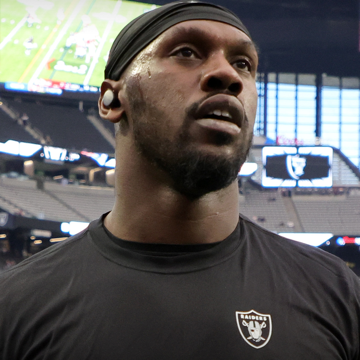 Report: Raiders releasing DE Chandler Jones after arrest