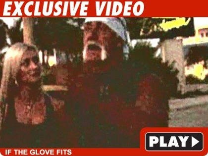 Hulk Hogan: Click to watch